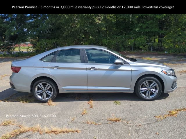 Used 2024 Volkswagen Jetta SE FWD image 3