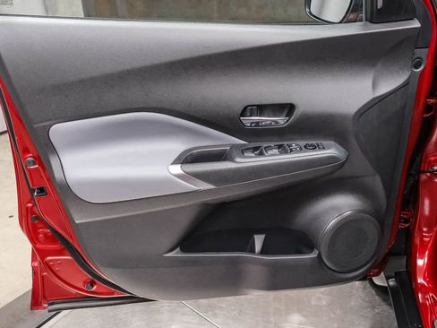 Used 2021 Nissan Kicks SR w/ SR Premium Package FWD image 27