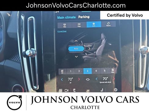 Certified 2025 Volvo XC40 B5 Plus image 21