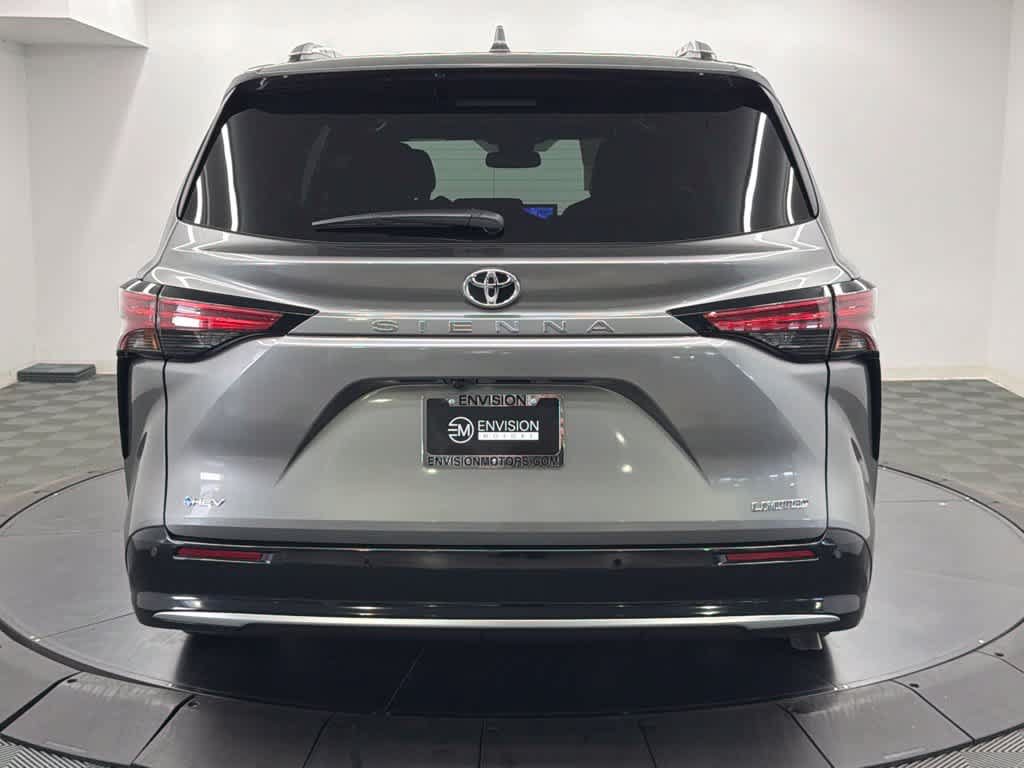 Certified 2026 Toyota Sienna Limited FWD image 11