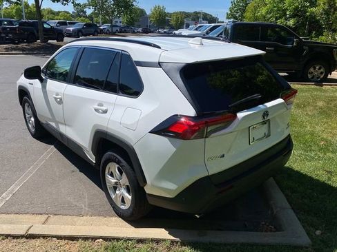 Used 2021 Toyota RAV4 LE AWD/4WD image 28