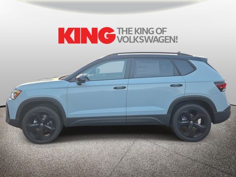 New 2026 Volkswagen Taos SE image 7