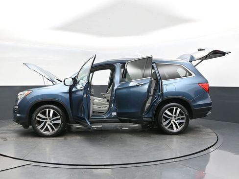 Used 2018 Honda Pilot Touring image 49