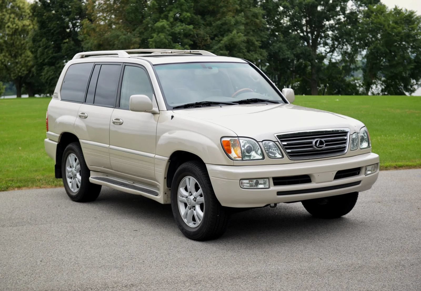 Used 2005 Lexus LX 470 4WD image 1