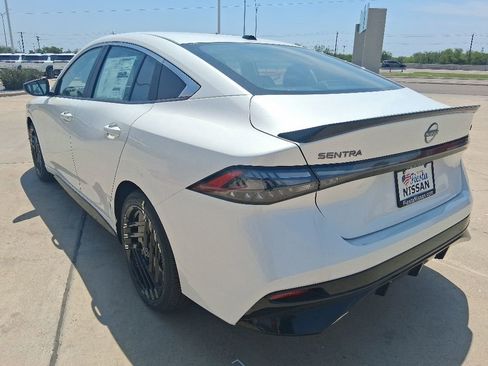 New 2026 Nissan Sentra SR w/ Floor Mat Package FWD image 5