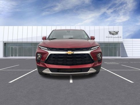 Used 2024 Chevrolet Blazer LT FWD image 3