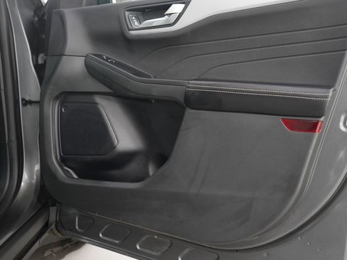 Used 2023 Ford Escape Platinum AWD/4WD image 9