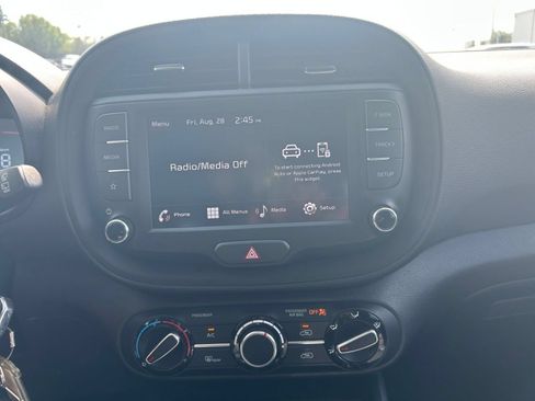 Used 2025 Kia Soul LX w/ LX Technology Package FWD image 14