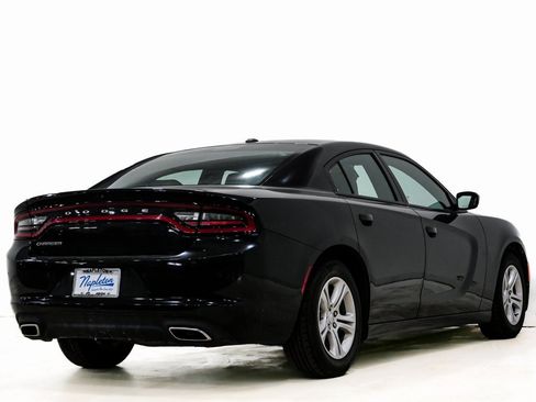 Used 2019 Dodge Charger SXT w/ Leather Interior Group image 7