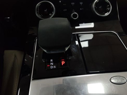 Used 2023 Land Rover Range Rover Velar R-Dynamic S image 19