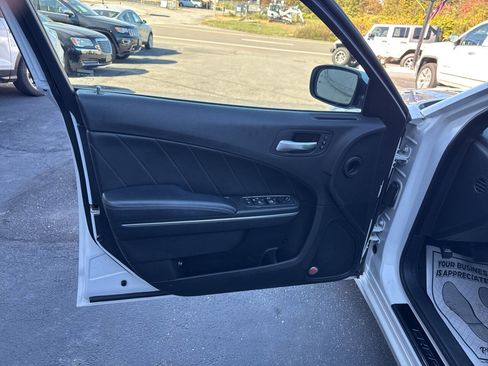 Used 2015 Dodge Charger SXT w/ AWD Premium Group image 14