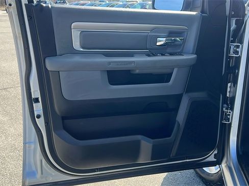 Used 2016 RAM 1500 Classic SLT image 12