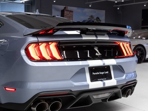 Used 2022 Ford Mustang Shelby GT500 w/ Technology Package RWD image 30