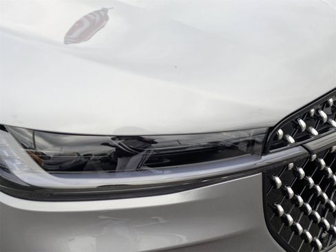 Used 2024 Lincoln Nautilus Premier w/ Equipment Group 102A image 10