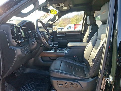 Used 2023 Chevrolet Silverado 1500 High Country image 11