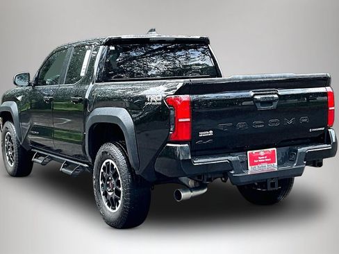 Used 2024 Toyota Tacoma TRD Off-Road AWD/4WD image 4
