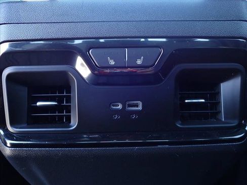 Used 2023 Chevrolet Silverado 1500 ZR2 w/ Technology Package AWD/4WD image 8