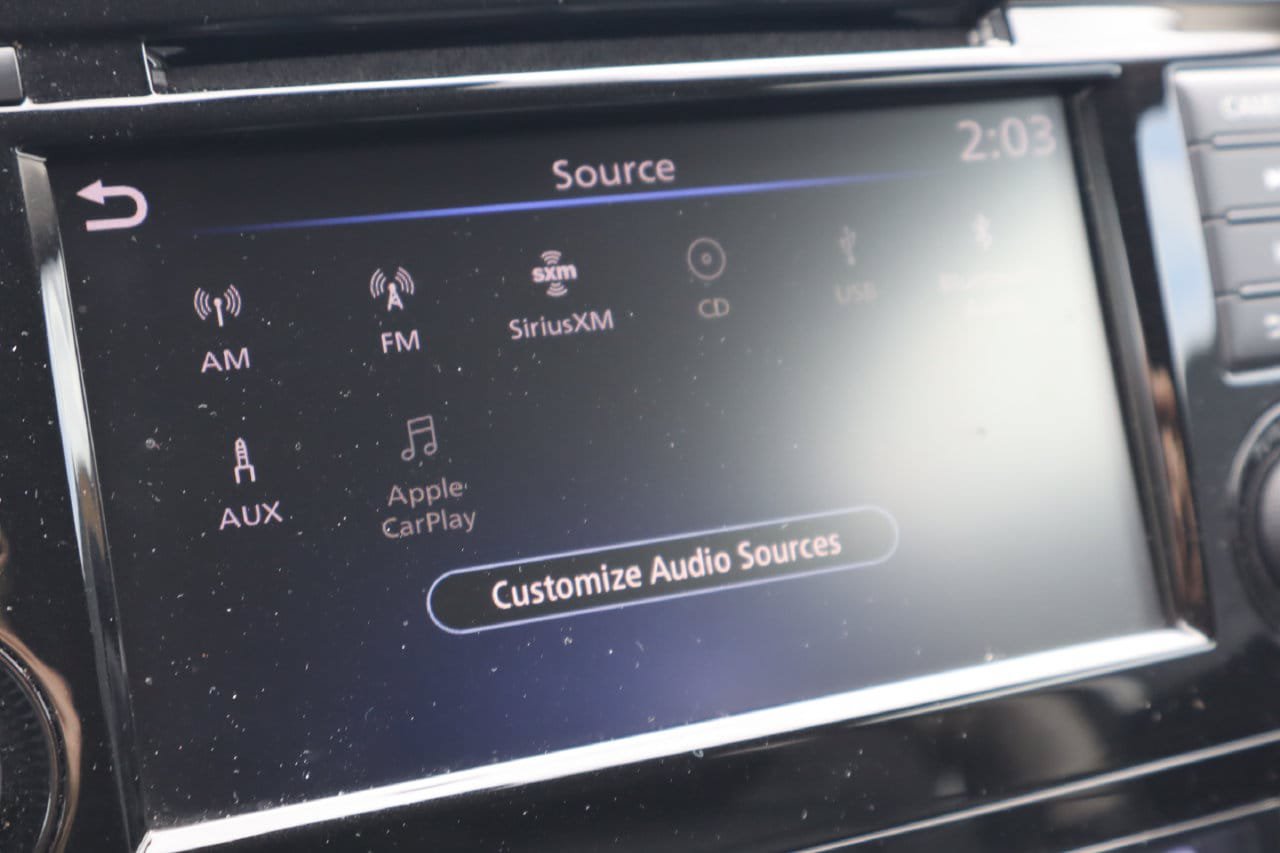 Used 2018 Nissan Rogue SL w/ Premium Package FWD image 9