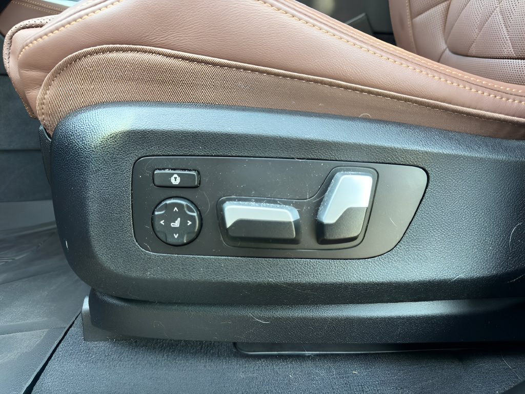 Certified 2024 BMW X5 xDrive40i w/ Premium Package AWD/4WD image 11
