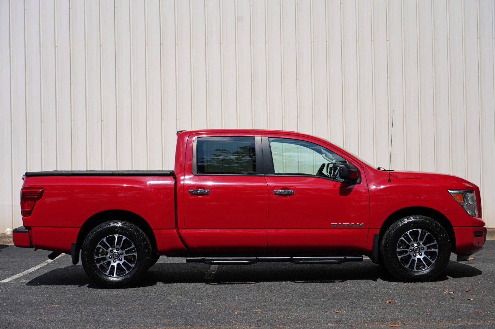 Used 2021 Nissan Titan SV w/ SV Convenience Package RWD image 45