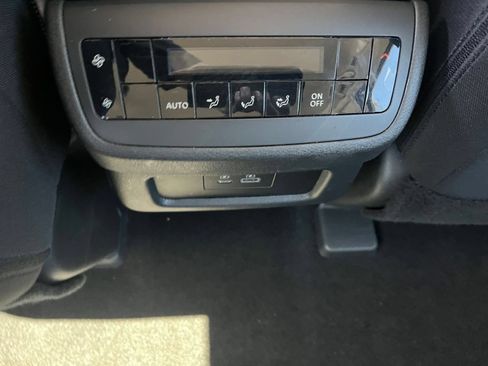 Used 2025 Nissan Pathfinder SV FWD image 23