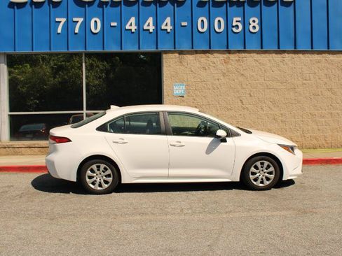 Used 2023 Toyota Corolla LE FWD image 17