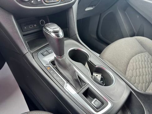 Used 2019 Chevrolet Equinox LT AWD/4WD image 11