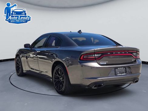 Used 2017 Dodge Charger SXT RWD image 6