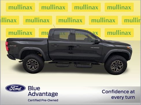 Used 2025 Chevrolet Colorado ZR2 w/ Technology Package image 2