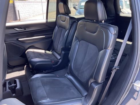 Used 2023 Jeep Grand Cherokee L Laredo AWD/4WD image 19