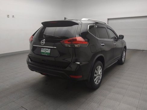Used 2017 Nissan Rogue SV image 9