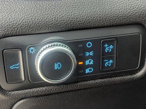 Certified 2022 Ford Explorer XLT w/ Equipment Group 202A image 17