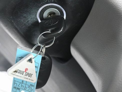 Used 2019 Toyota Sienna LE image 21