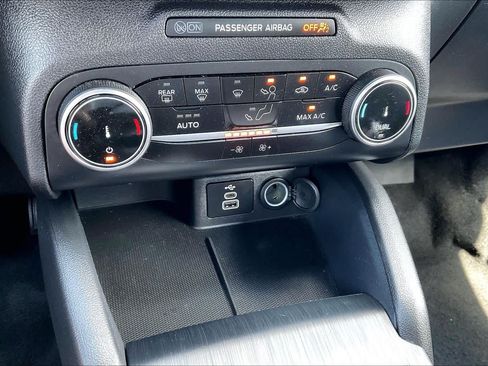 Used 2025 Ford Escape ST-Line FWD image 31