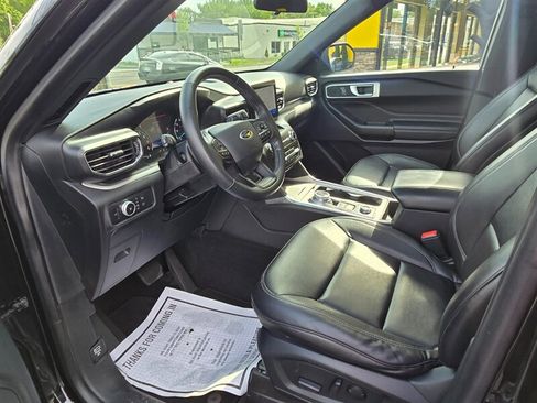 Used 2020 Ford Explorer XLT w/ Equipment Group 202A AWD/4WD image 11