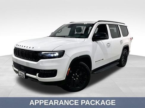 Used 2024 Jeep Wagoneer Series II AWD/4WD image 4
