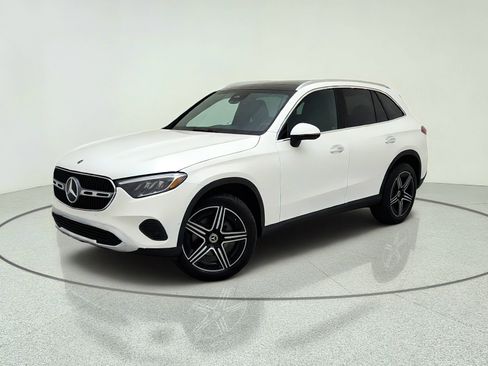 Used 2026 Mercedes-Benz GLC 300 image 1