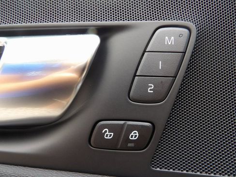 New 2026 Volvo XC60 B5 Core w/ Climate Package image 12