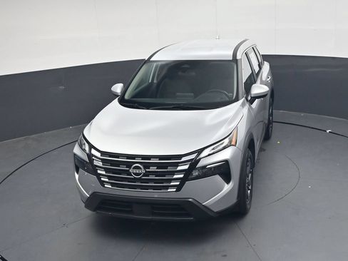 Used 2025 Nissan Rogue SV FWD image 31