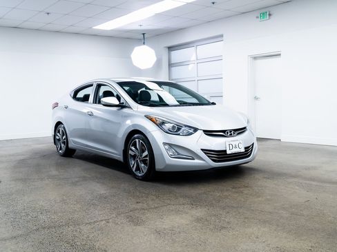 Used 2015 Hyundai Elantra Limited image 27