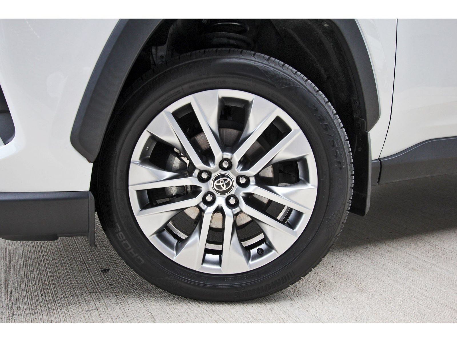 Used 2024 Toyota RAV4 XLE Premium FWD image 32