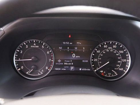 Used 2024 Nissan Armada SL w/ Captain's Chairs Package AWD/4WD image 16