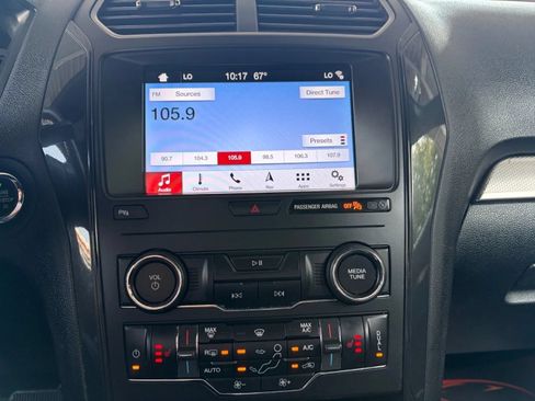 Used 2019 Ford Explorer XLT w/ Equipment Group 202A AWD/4WD image 25