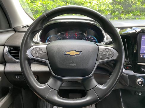 Used 2020 Chevrolet Traverse LT w/ LT Premium Package FWD image 18