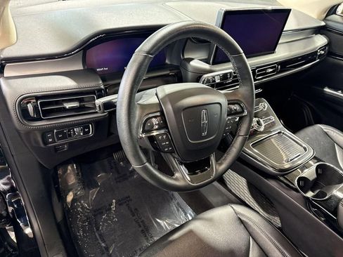 Used 2023 Lincoln Nautilus AWD w/ Premium Package image 11