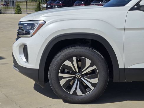 New 2026 Volkswagen Atlas SE FWD image 4