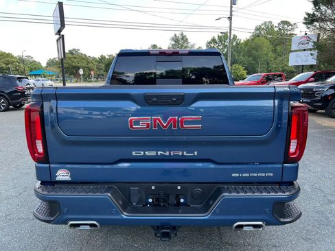 Used 2025 GMC Sierra 1500 Denali w/ Technology Package AWD/4WD image 5