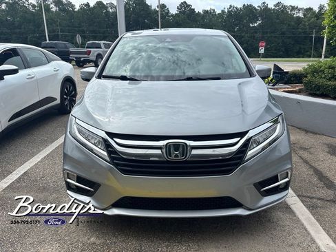 Used 2019 Honda Odyssey Elite image 2