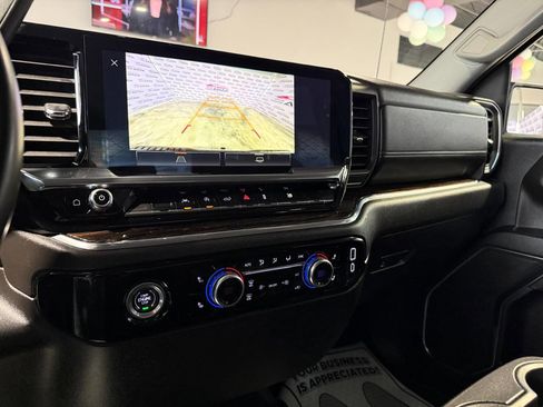 Used 2024 GMC Sierra 1500 SLE image 15