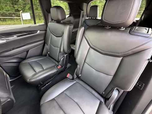 Used 2024 Cadillac XT6 Premium Luxury w/ Technology Package AWD/4WD image 24
